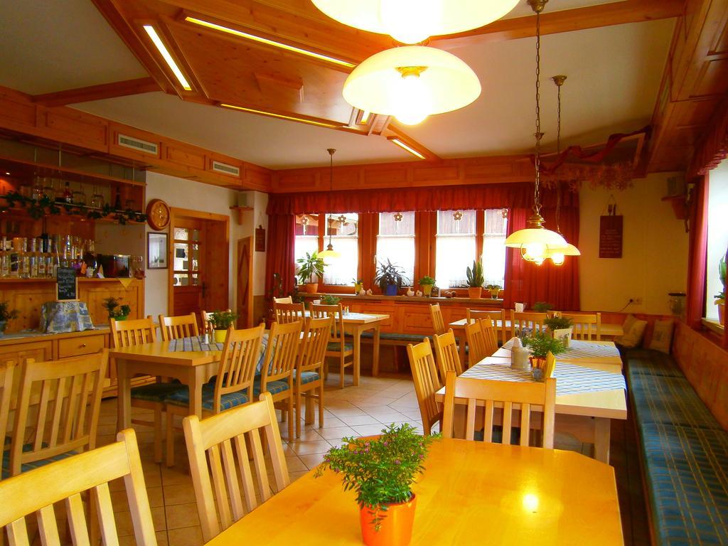 Gasthof Drei Linden Obertrubach Exterior foto